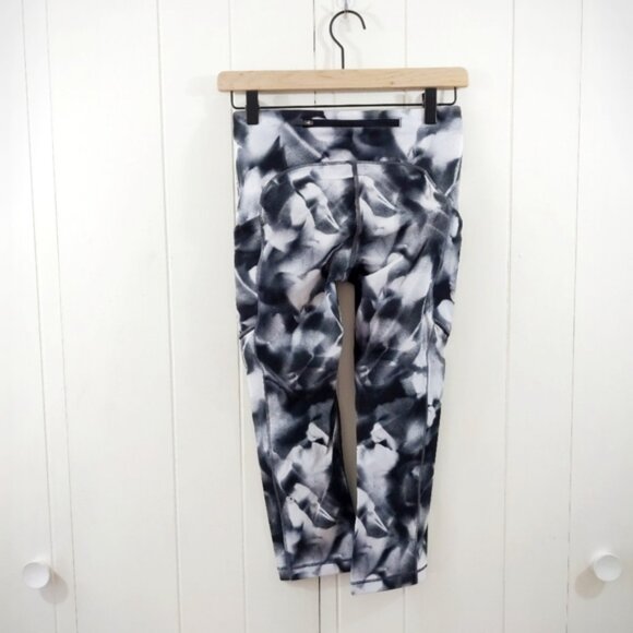 Lululemon speed up crop - Picture 6 of 8